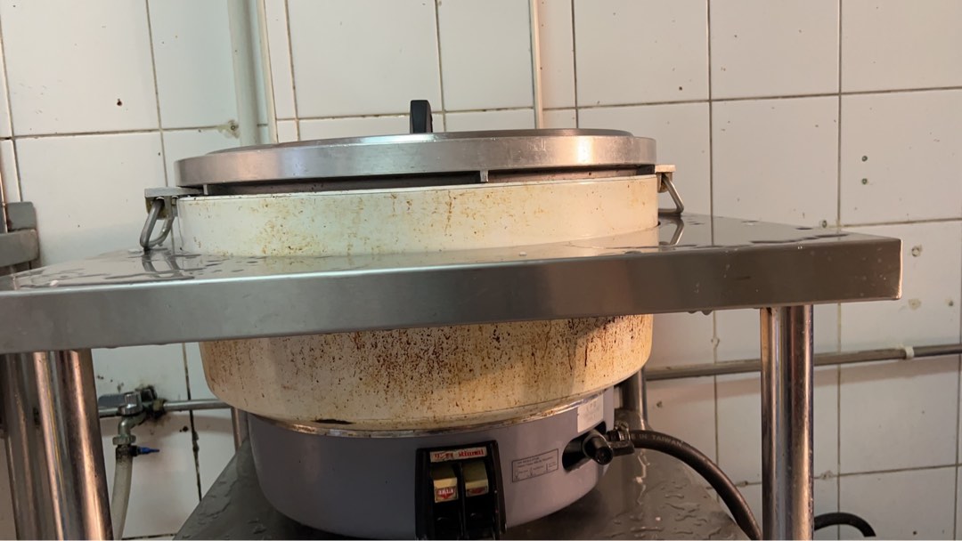 rice cooker, Food & Drinks, Homemade Bakes on Carousell