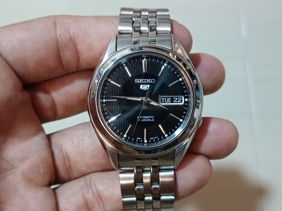 Seiko automatic 38mm, Men's Fashion, Watches & Accessories, Watches on  Carousell