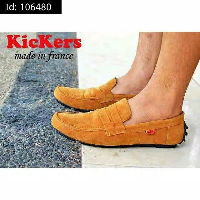 Sepatu slip on kickers on sale