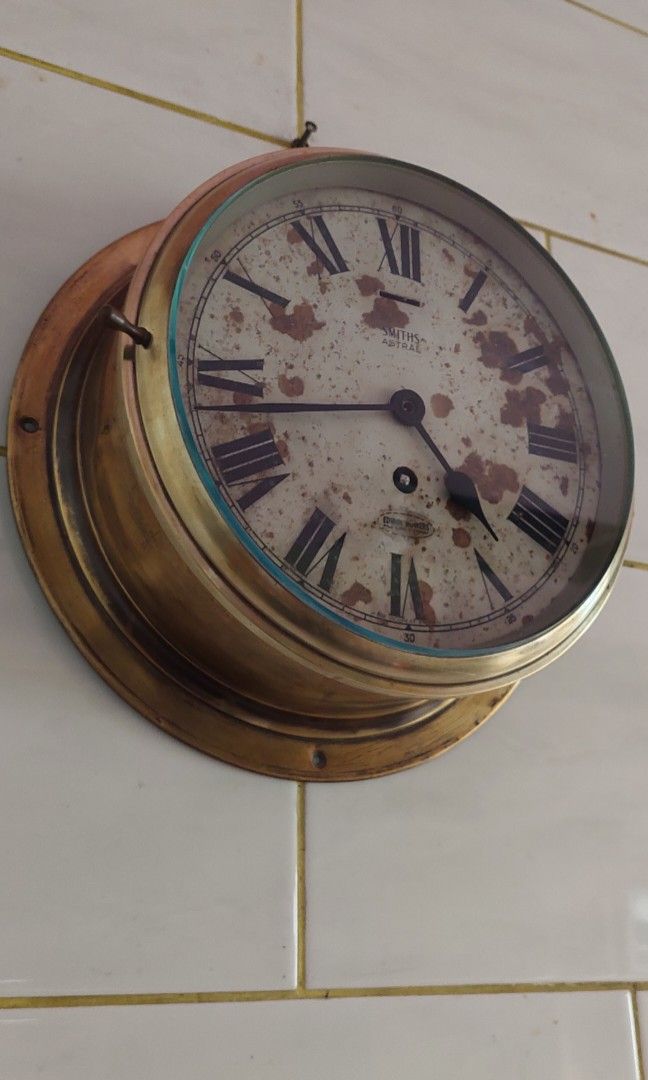 Ship clock (Category: Clocks) located in Caloocan City. Submitted by thegreat. (Listing ID 1199781929, Image 3). Description: good running condition made in great britain heavy brass metal complete with key details & size nasa post na po stained display dial selling. as is chek b4 you pay.