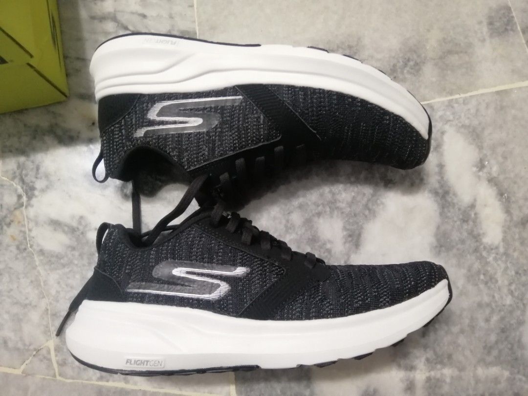 SKECHERS GoRun Ride7 Women Black White Shoes Size US7 Eur37 UK4 24cm