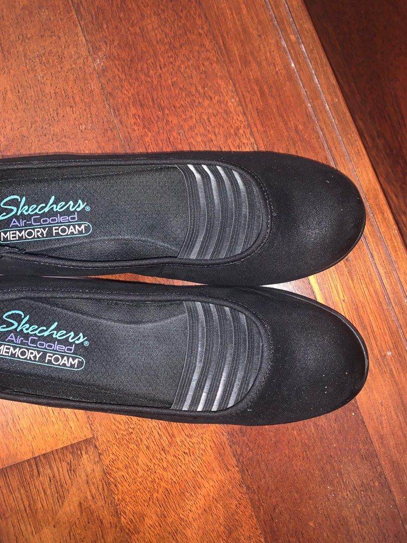 Black skechers heels hot sale