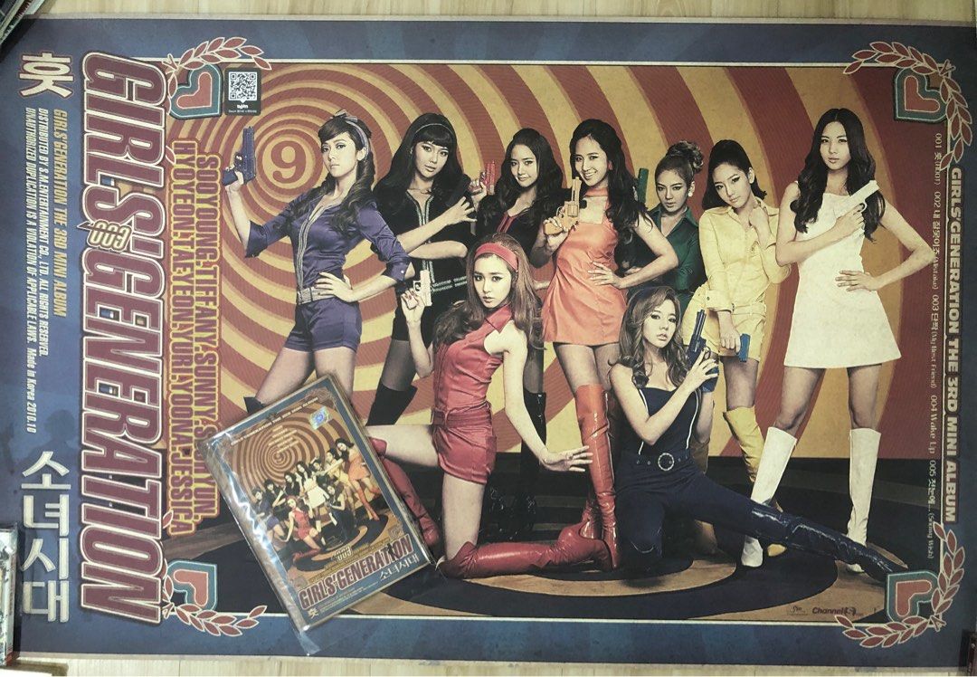 SNSD HOOT MINI ALBUM + POSTER, Hobbies & Toys, Music & Media, CDs ...