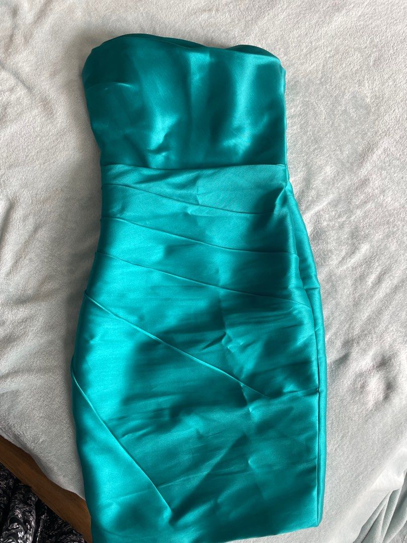 Emerald corset evening dress (Category: Evening dresses & gowns) located in Muntinlupa City. Submitted by pushpop02 (Listing ID 1199713862, Image 2). Description: Custom Made Emerald evening dress. Made from Arabian Gazar .
