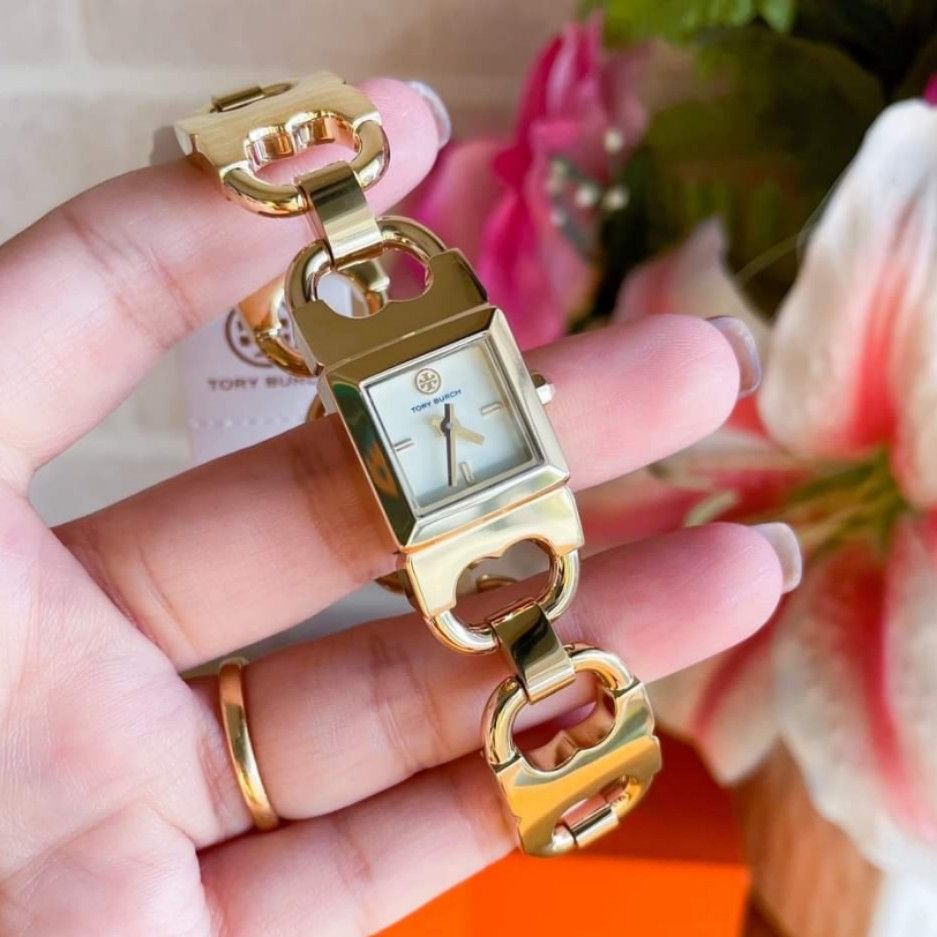 Tory Burch Gemini Gold Link Mini Watch (Category: Women's Watches) located in Bulacan. Submitted by watchabagsph2.0 (Listing ID 1199696885, Image 1). Description: ✔️ ORIGINAL/ Authentic ✔️Brandnew ✔️Complete Inclusions: Original Box, Manual, Paper Bag 📌With Seller warranty 💯 Legit Check in any watch service center 💯Pawnable on selected pawnshops ‼️ Send us a message for more detailed photos. (OPEN FOR LAYAWAY, MESSAGE US FOR DETAILS) #layawayp