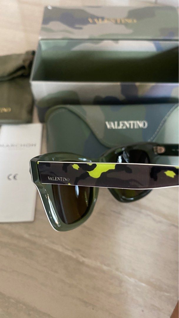 Valentino V670SC 741 Rockstud camouflage green sunglasses Valentino | Accessories | New Valentino Vls66d Green Grey  main image 2
