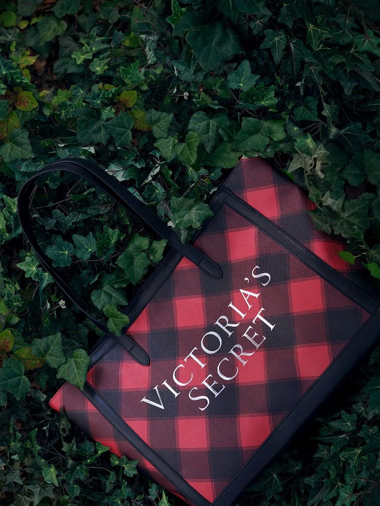 Victoria's Secret Christmas Tote Bags