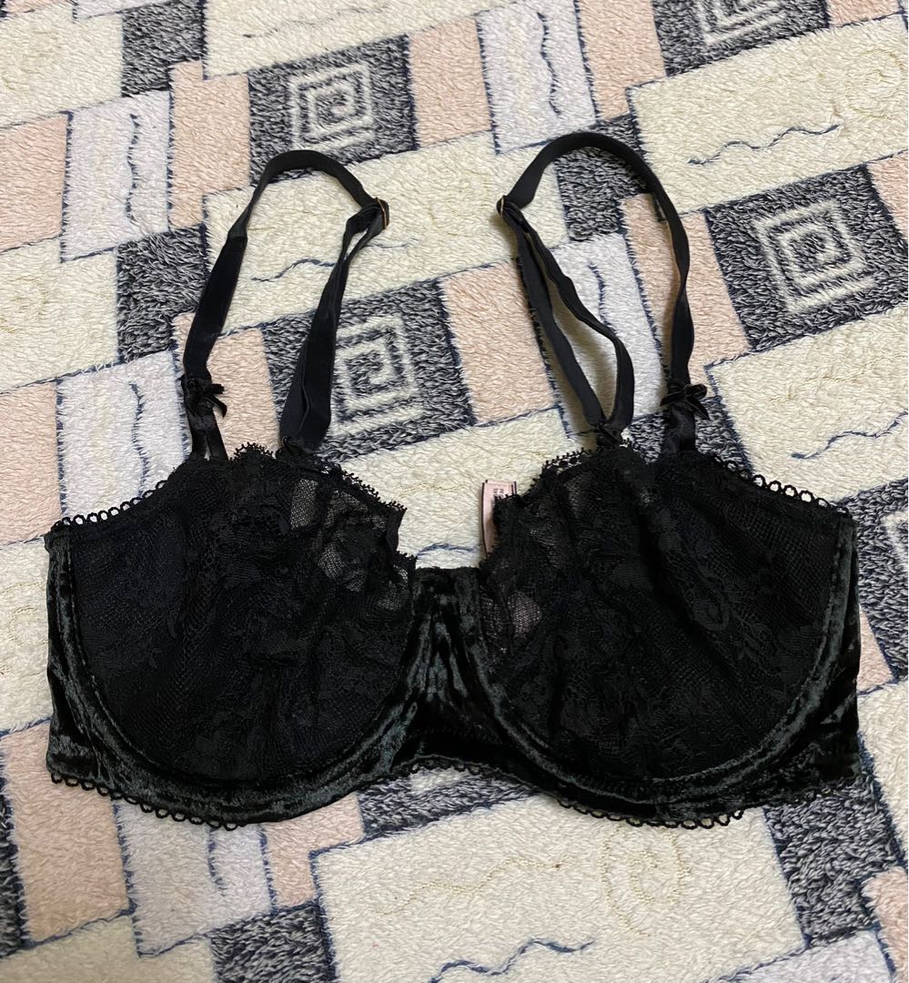 Victoria Secrets Bra & La Senza 34D/32DD TAKE ALL, Women's Fashion,  Undergarments & Loungewear on Carousell