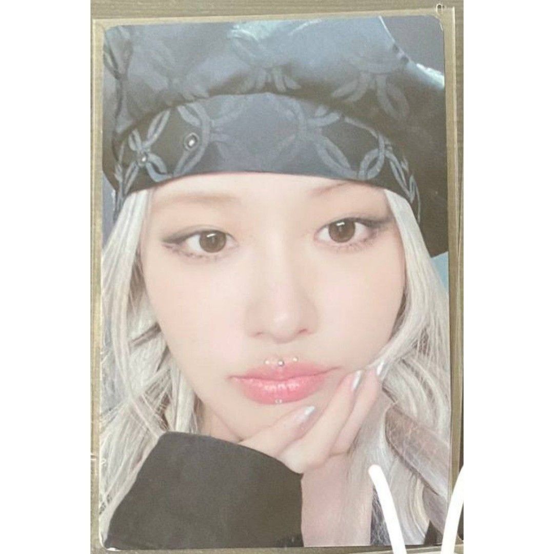 WTS blackpink rosé yg select pob beret selfie photocard, Hobbies