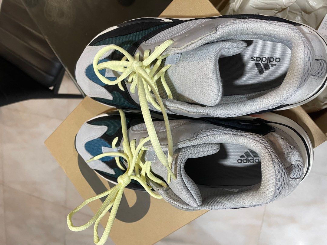 Wave runner retail top