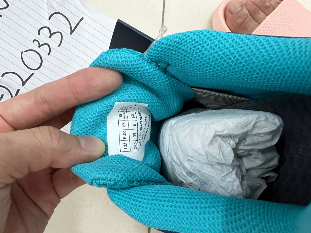 Yonex and lining shoes, Sports Equipment, Sports & Games, Racket & Ball