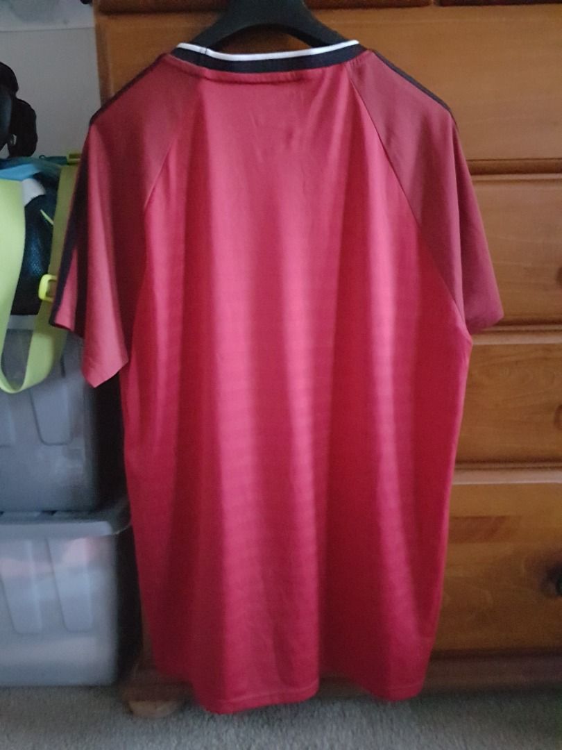 Soccer Jersey (Category: Men's Clothes) located in Melbourne. Submitted by ecochicka (Listing ID 1199835689, Image 2). Description: marked a size XL official merchandise.