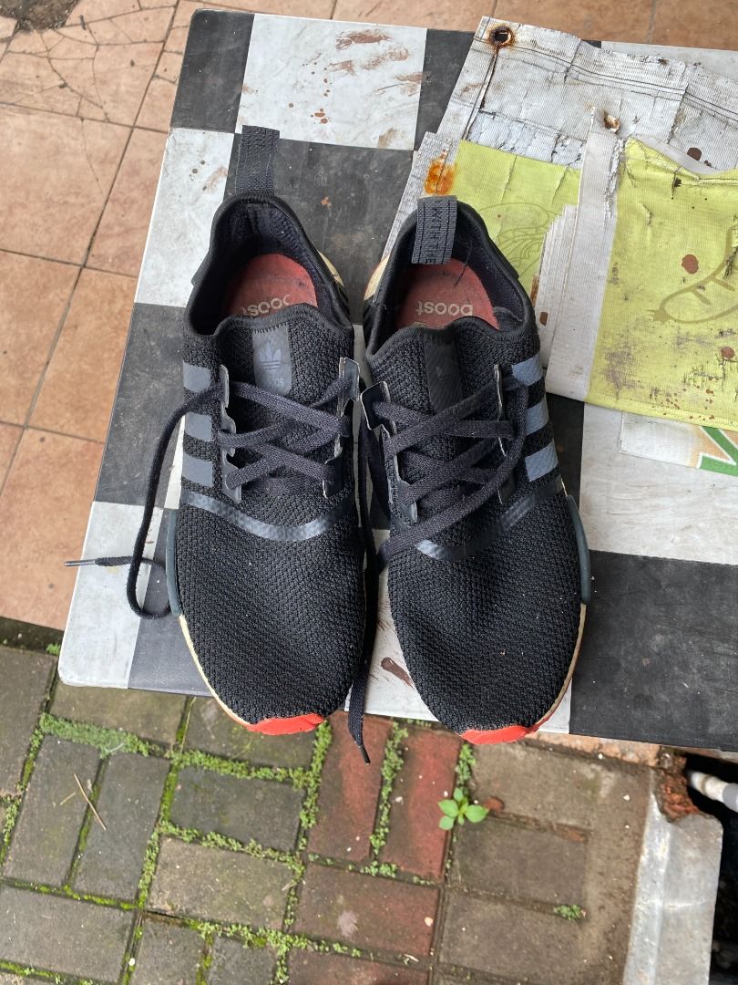 ADIDAS NMD R1 - CORE BLACK SIZE EU 46 / US 12, Fesyen Pria, Sepatu ,  Sneakers di Carousell