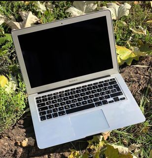 Apple laptop available