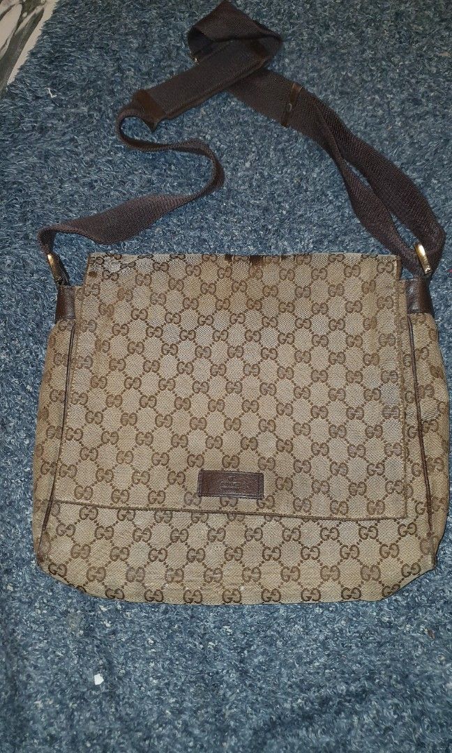 Authentic gucci sling project (Category: Luxury Bags & Wallets) located in Cavite. Submitted by ohmie23 (Listing ID 1199920421, Image 3). Description: Authentic gucci sling project lagyan nyo na lang po paches.