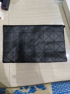 Black clutch