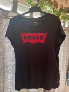 black levi’s shirt