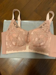 (Category: ) located in . Submitted by pilpils (Listing ID 1199865608, Image 1). Description: .