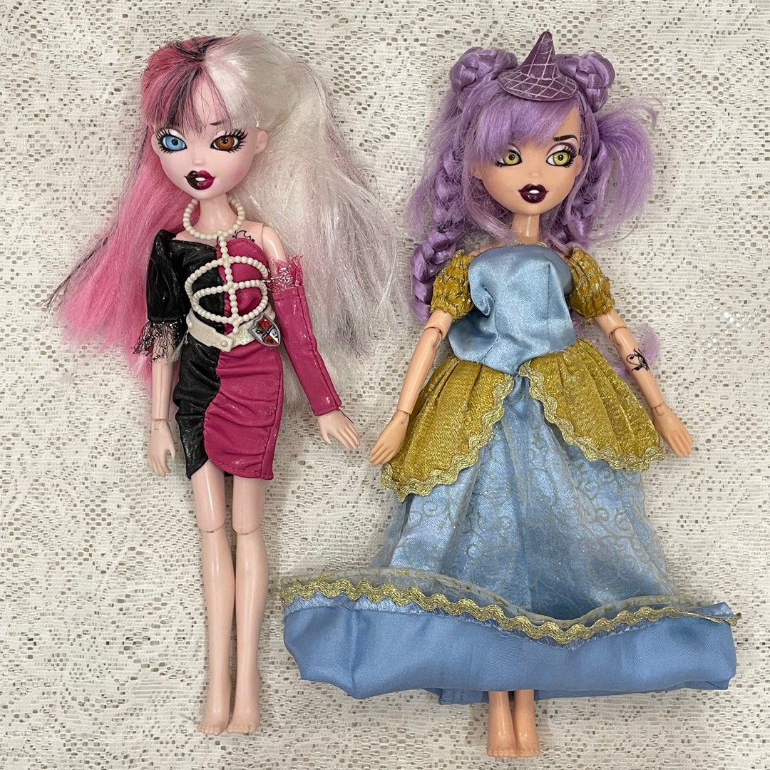 Bratzillaz Cloetta Spelletta with stand Bratz Doll, Hobbies & Toys, Toys &  Games on Carousell