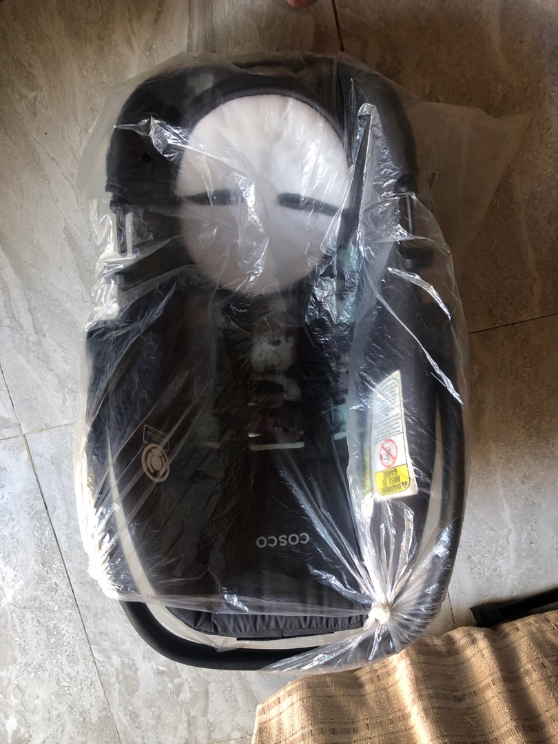 Cosco Car seat Carrier, Babies & Kids, Baby Nursery & Kids Furniture, Kids Tables & Chairs on