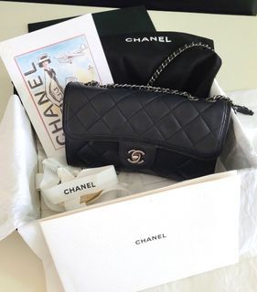Chanel Black Clutch Bag Agneau MDCB Noir. Sac Pochette. Lambskin, Luxury,  Bags & Wallets on Carousell