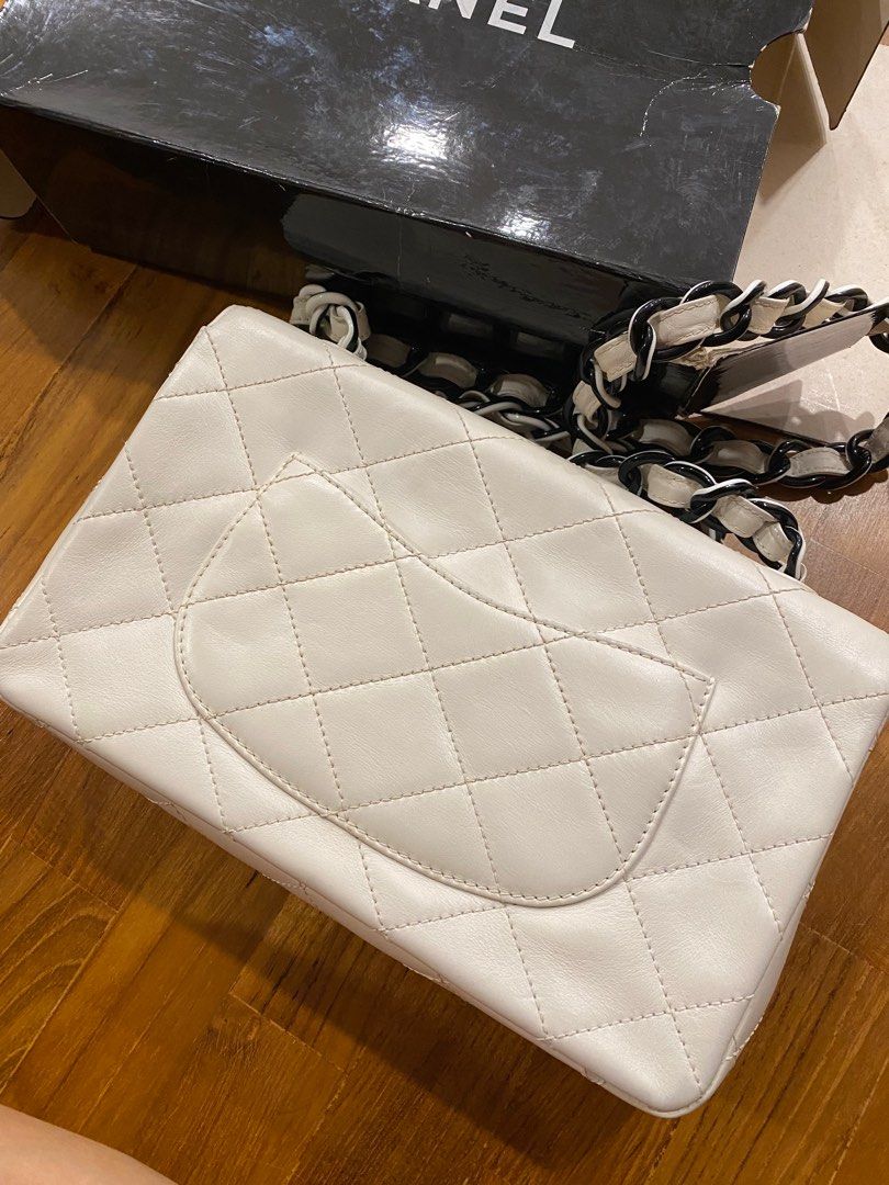 Chanel shoulder bag white