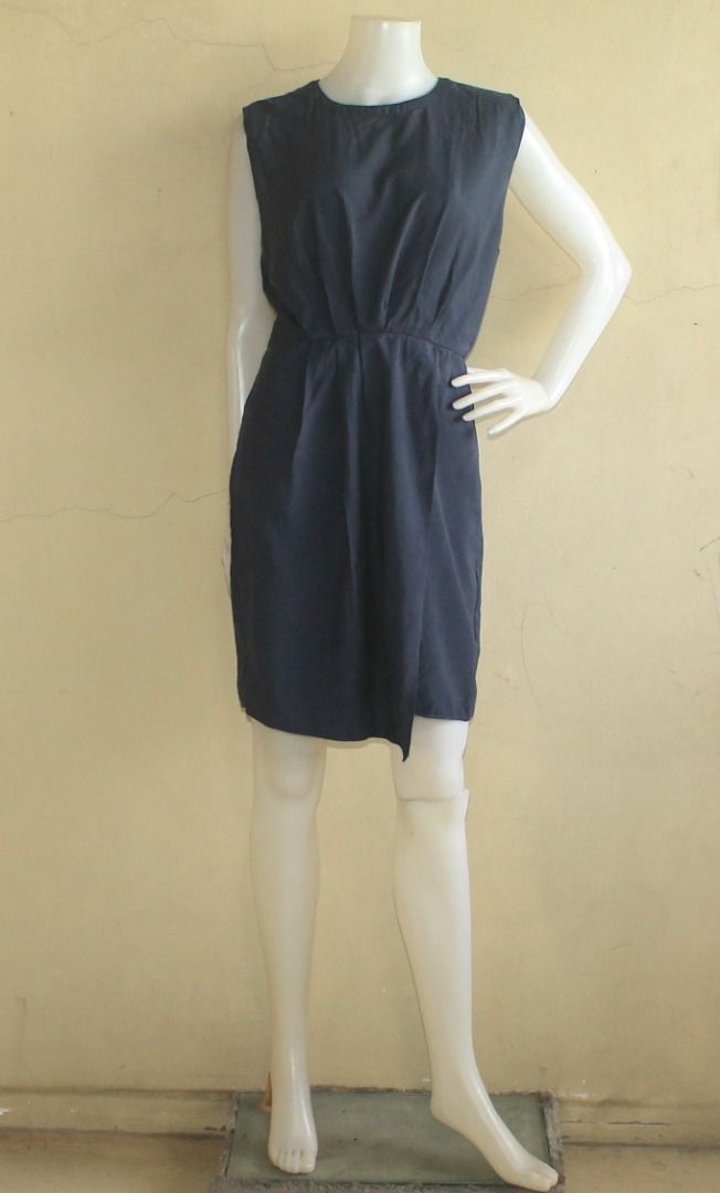 CLUB MONACO by RALPH LAUREN Navy Blue Perdeta Pleated Silk Dress.Classy Women s Fashion Dresses Sets Dresses on Carousell