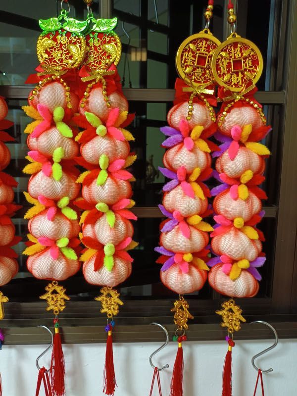 CNY garlic decorations 2023, Furniture & Home Living, Home Decor, Other Home Decor on Carousell