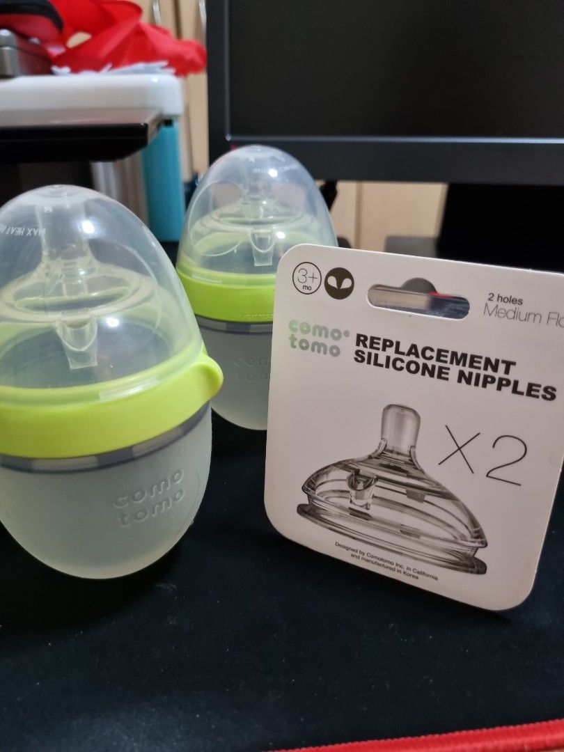 2 Comotomo + 2 Avent baby bottles / Replacement silicon nipples, Babies
