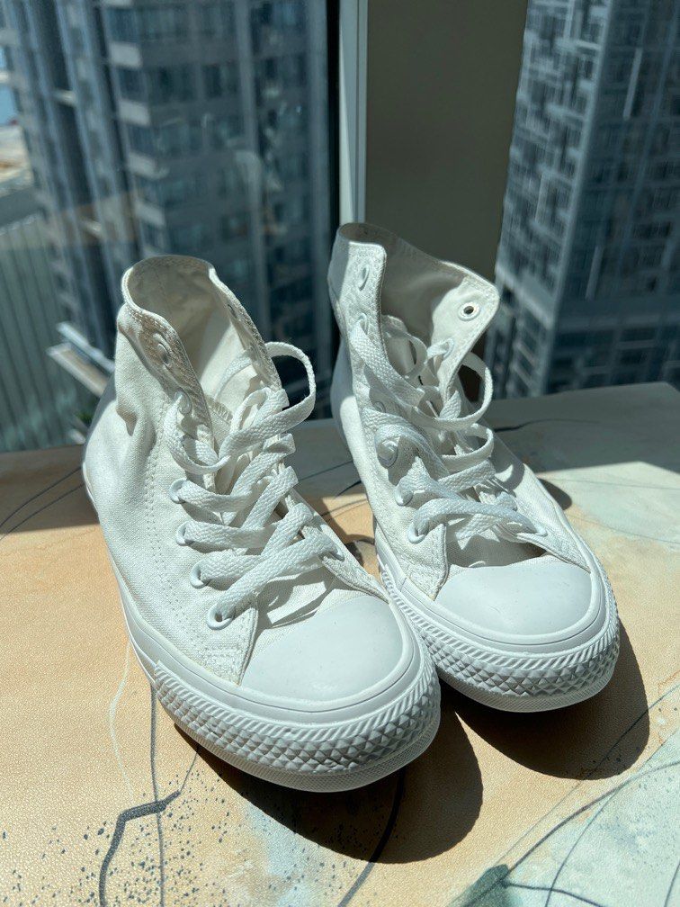 Converse original 24.5 cm, Women's Fashion, Footwear, Sneakers on Carousell