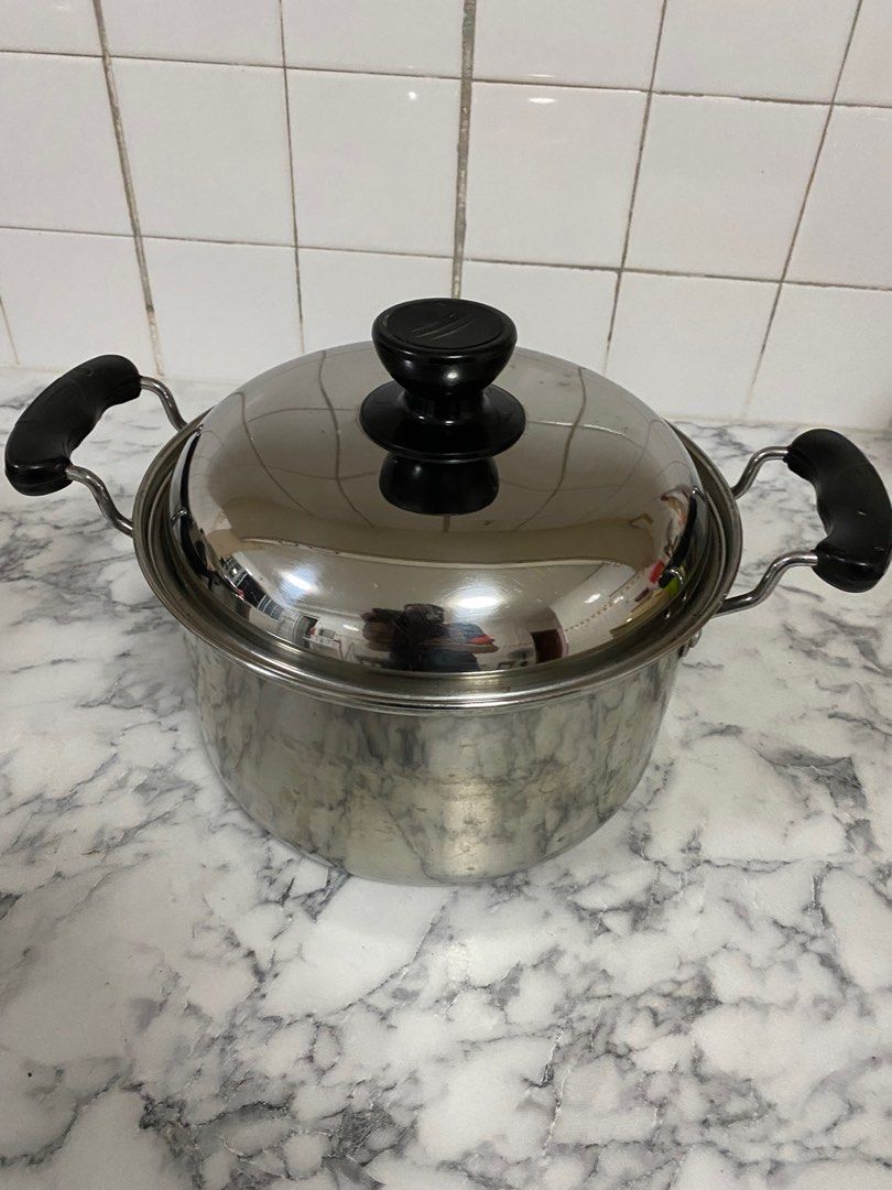 https://media.karousell.com/media/photos/products/2022/11/29/cooking_pot_to_bless_1669726906_6f4cf5f2_progressive.jpg