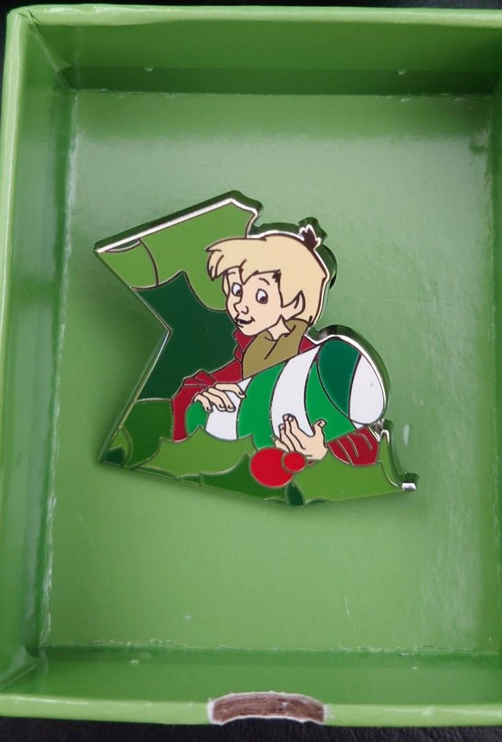 disney-advent-calendar-pin-christmas-wreath-arthur