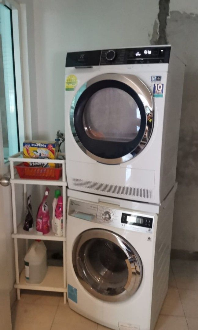 Electrolux washer outlet and dryer stackable