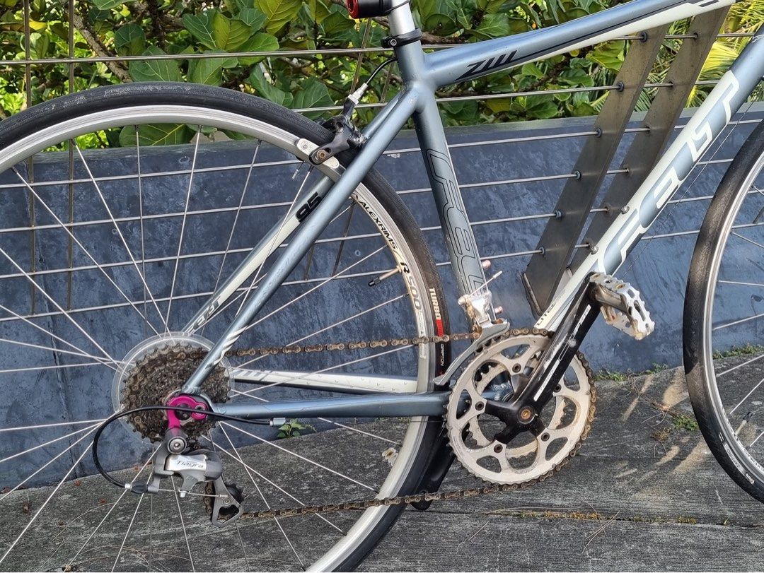 Felt road bike, Sports Equipment, Bicycles & Parts, Bicycles on Carousell