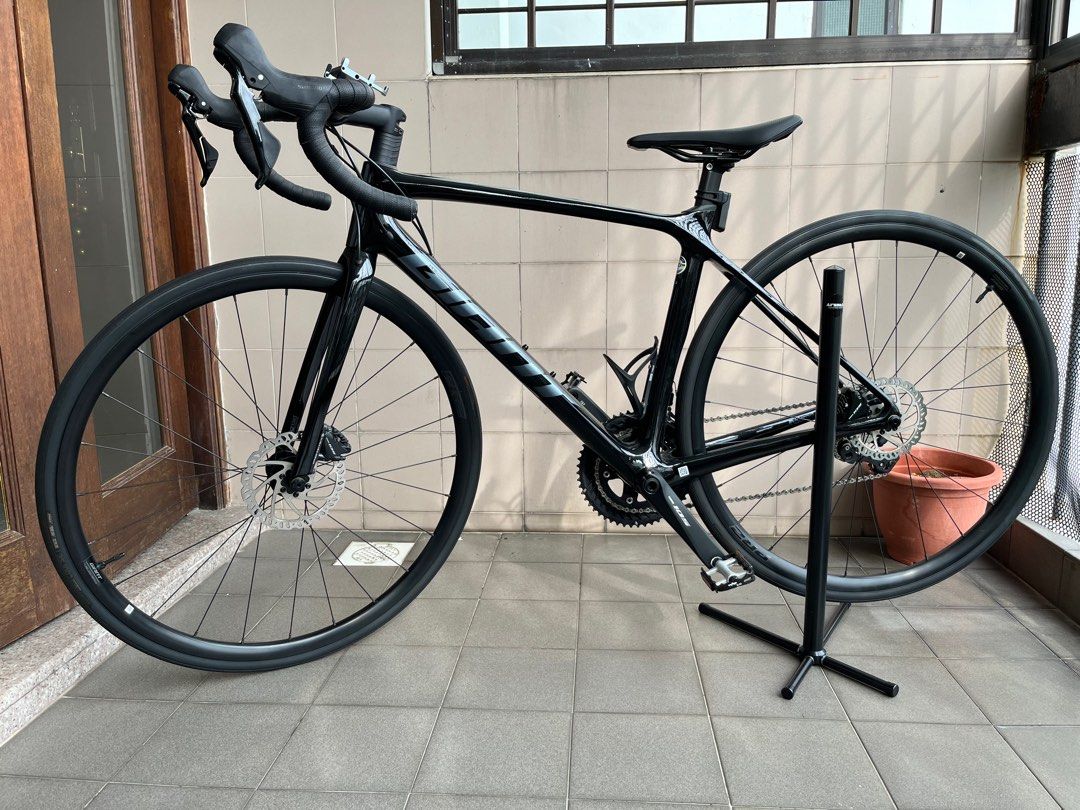 Giant Road Bike TCR Advanced Disc Carbon Size S, Sports