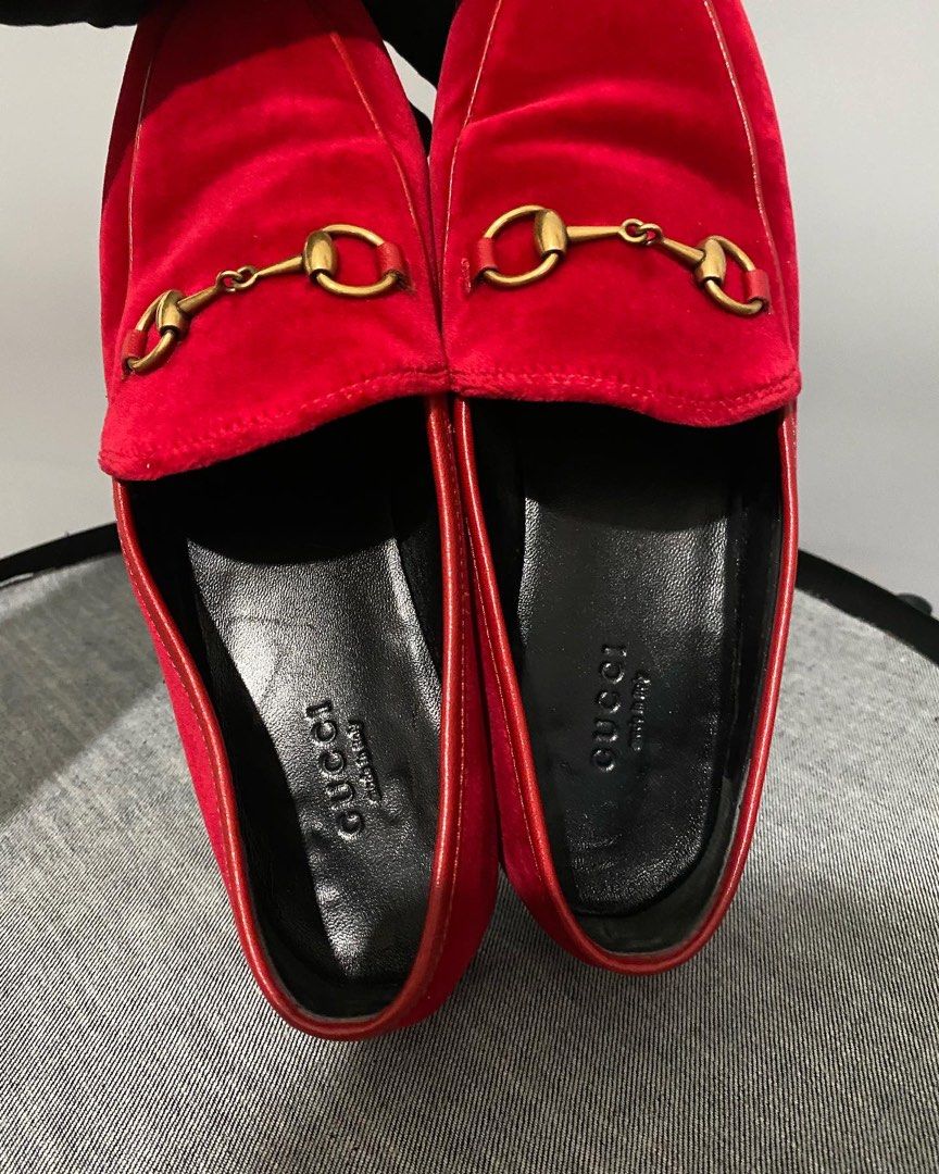 Red velvet hotsell gucci loafers