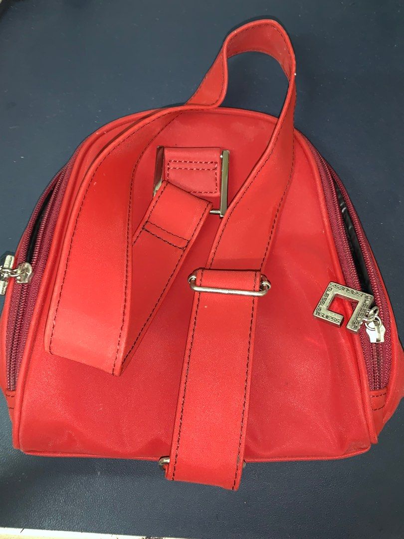 Guess Original crossbody bag, Women's Fashion, Bags & Wallets, Crossbody Bags on Carousell