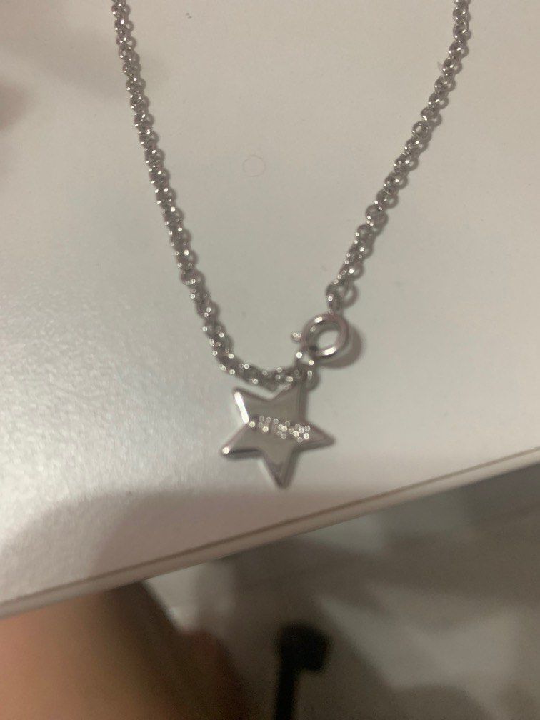 Guess star necklace online