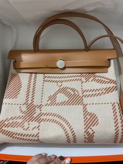 （分類：）位於 。 由 vickybear910 提交（商品編號 1199955996，圖片 1）。簡介： 。
