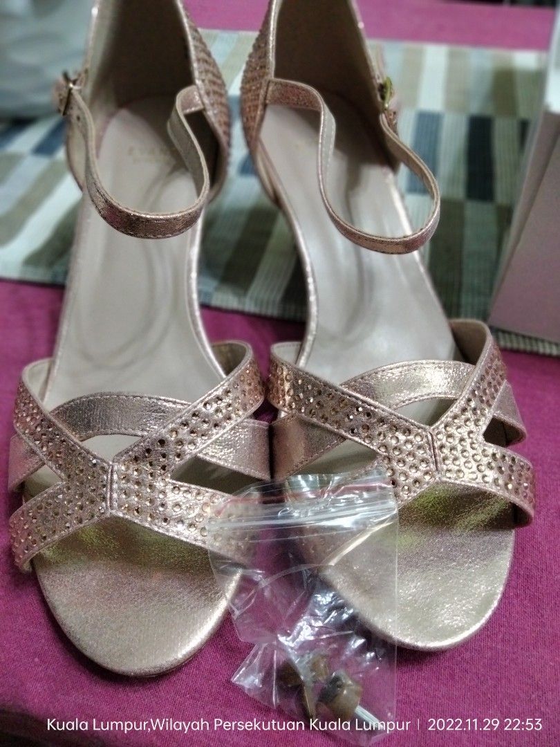Evans extra wide shoes discount
