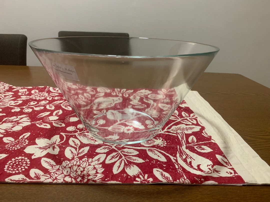 IKEA TRYGG Serving bowl, clear glass, 28 cm on Carousell