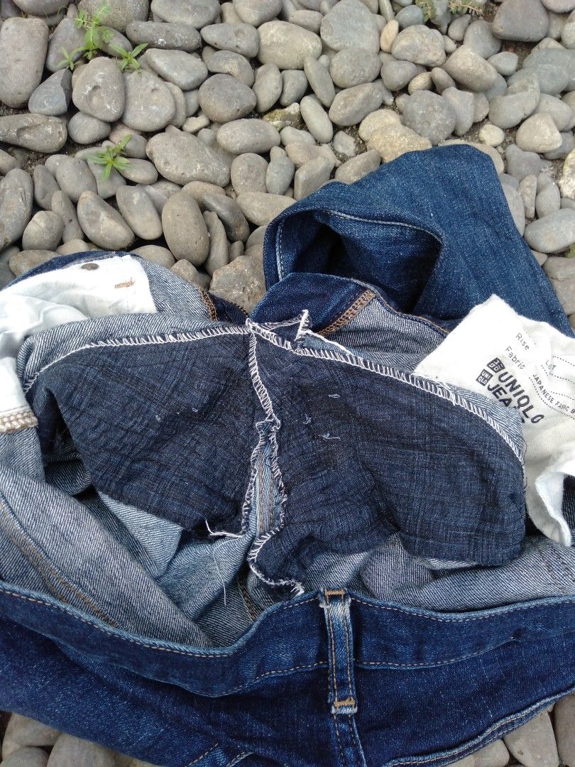Jual Jeans Uniqlo Selvedge raw denim kaihara, Fesyen Pria, Pakaian