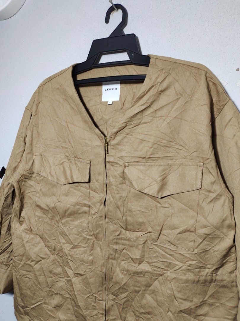 Lepsim Double Poket Jacket (Category: Coats, Jackets and Outerwear) located in Kota Bharu. Submitted by Bundle_RangerRock (Listing ID 1199996315, Image 3). Description: ukuran manual : pit - 23 inci labuh - 27.5 inci bahu - 21.5 inci sleeve - 20 inci detail rujuk gambar condition cemerlang zip lancar warna cantik tiada faded.