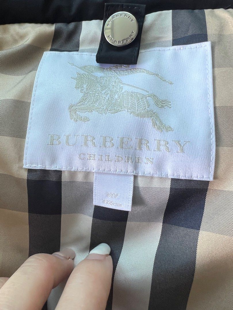 Like new Burberry winter jacket, Luxury, Apparel on Carousell