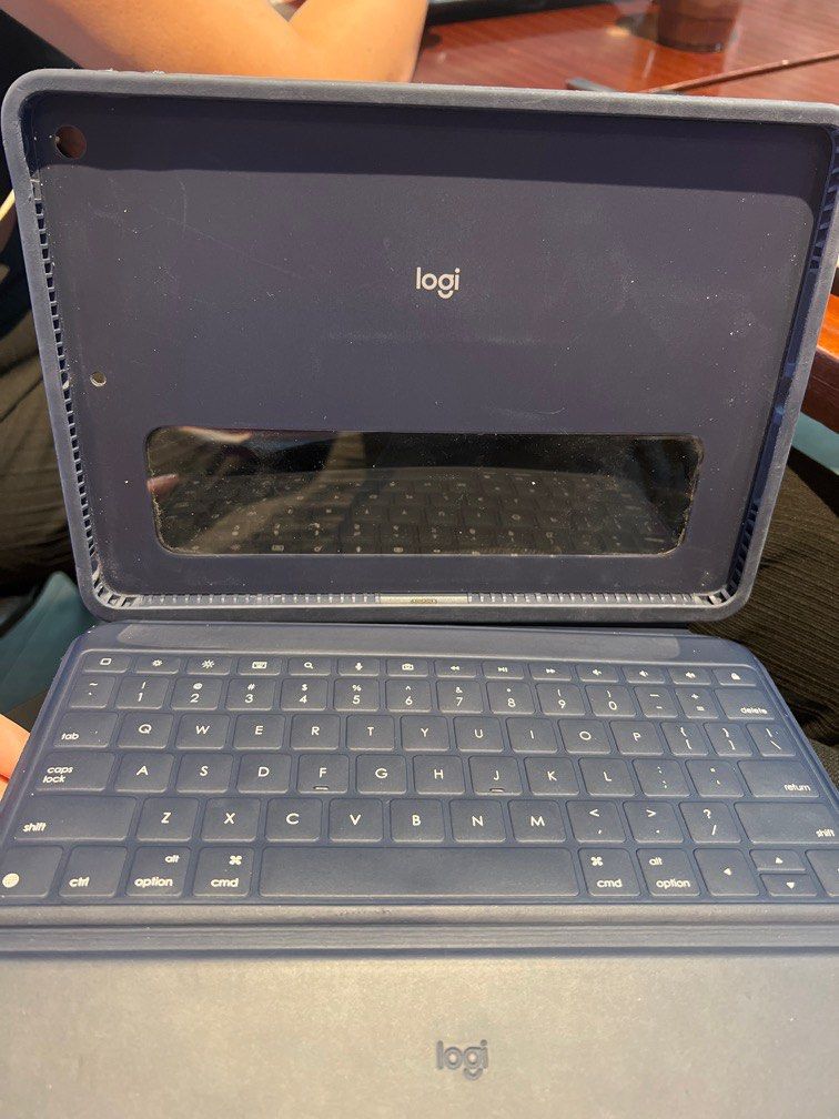 Logitech IPad Keyboard, Mobile Phones & Gadgets, Mobile & Gadget