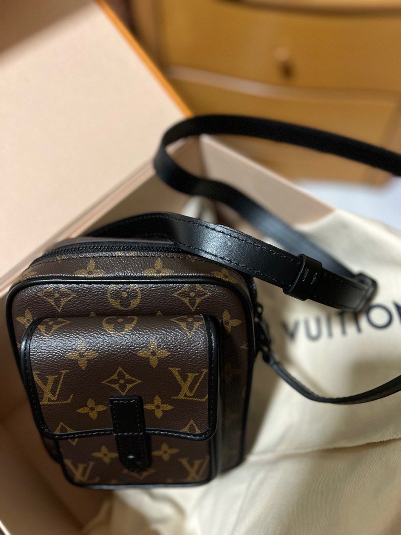 Louis Vuitton Christopher Wearable Wallet / Crossbody Very High quality rep  - Conus