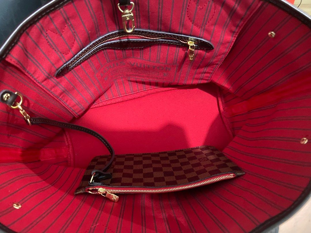 LV neverfull damier MM with pouch (Category: Luxury Bags & Wallets) located in Valenzuela. Submitted by sofiasticated.decluttering (Listing ID 1199842742, Image 3). Description: .