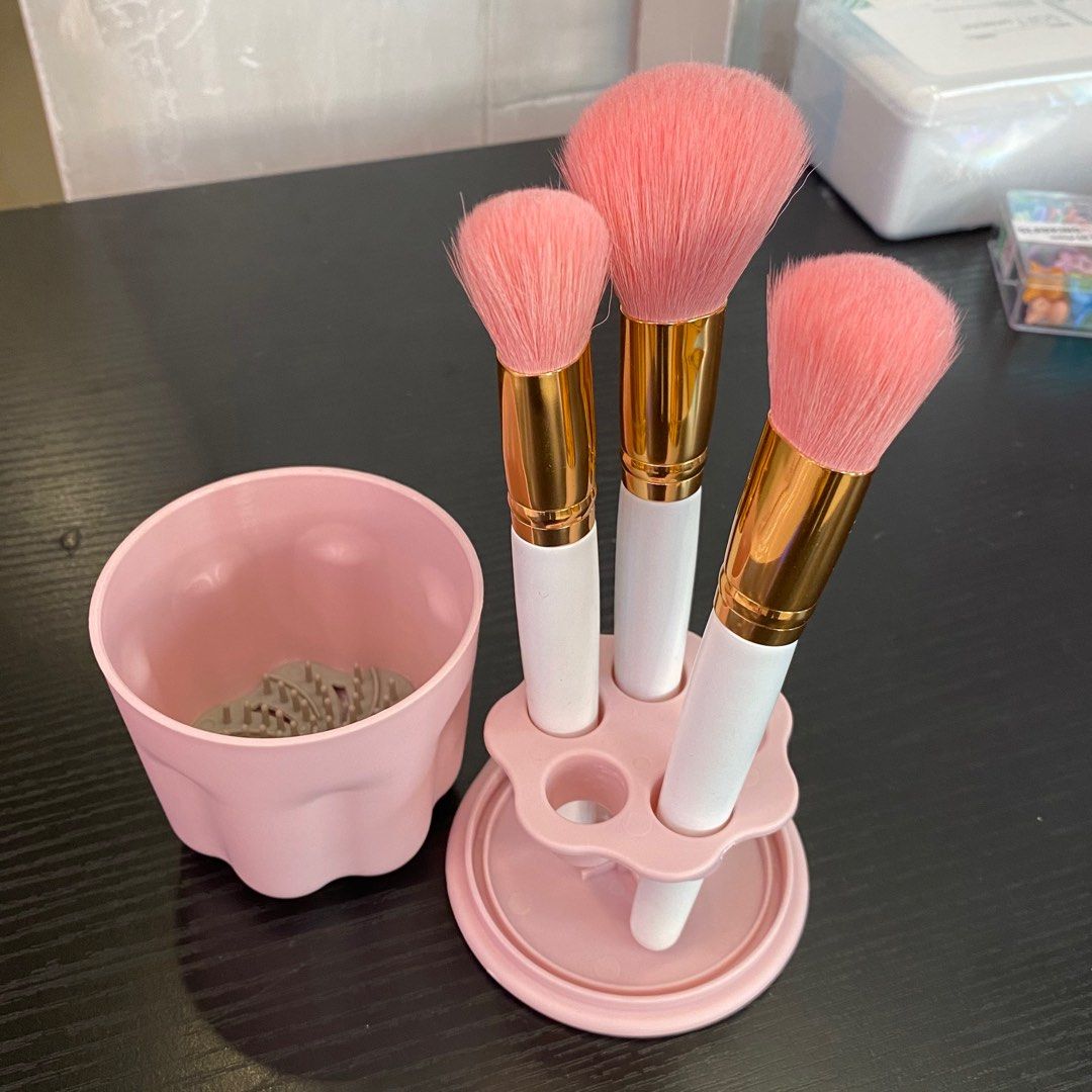 Makeup brush cleaner (Category: Makeup) located in Mandaluyong City. Submitted by gladkingphilippines (Listing ID 1199870308, Image 2). Description: .