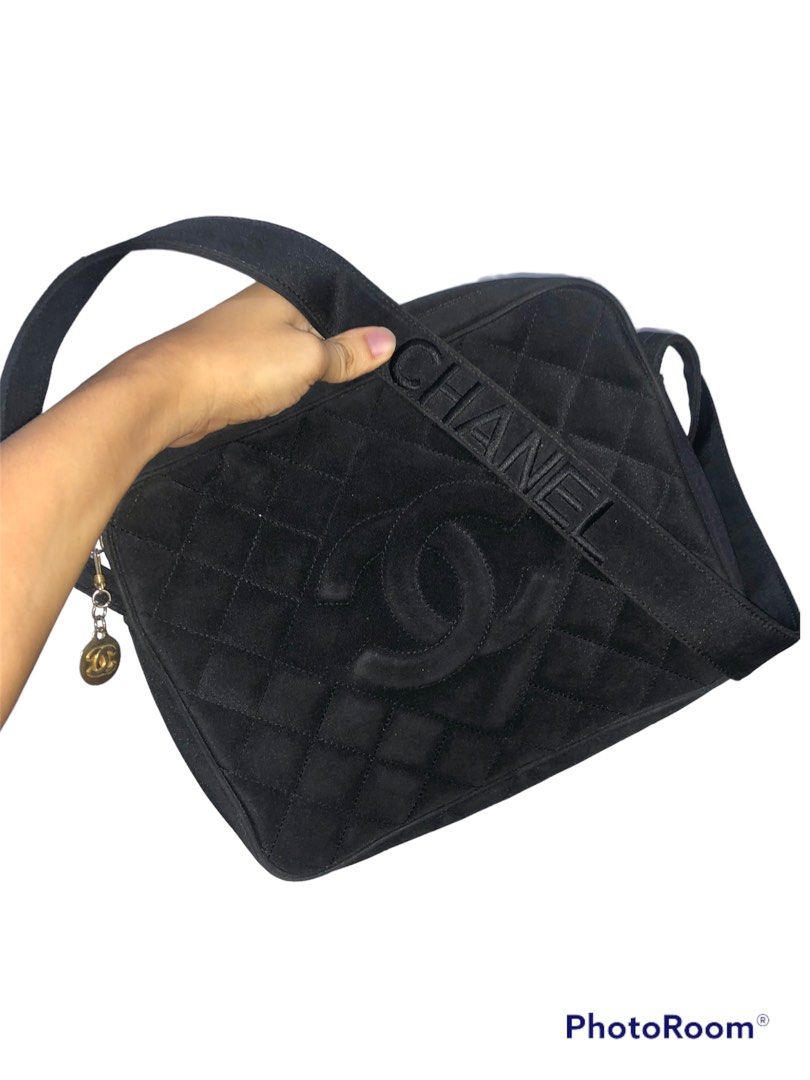 Matelasse CC Shoulder Bag (Category: Luxury Bags & Wallets) located in Naga. Submitted by undyingstyleph (Listing ID 1199991418, Image 1). Description: .