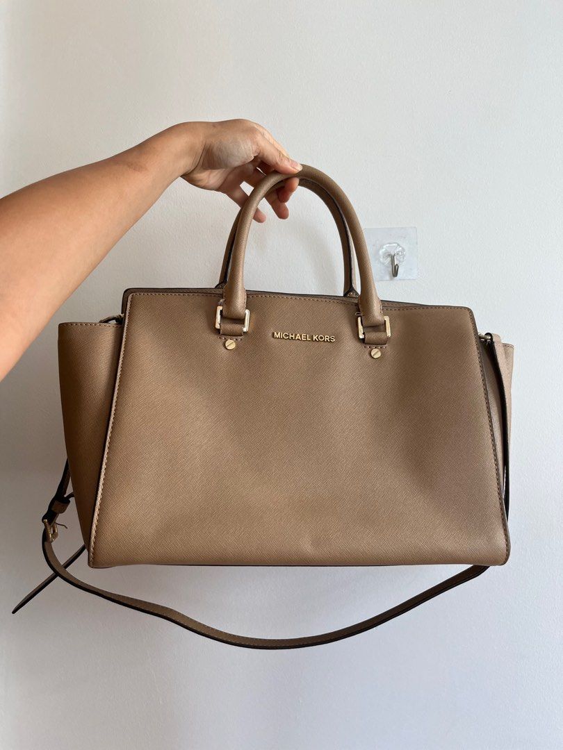 Michael Kors Selma Medium Top Zip Satchel Bag in Nude, Luxury, Bags &  Wallets on Carousell